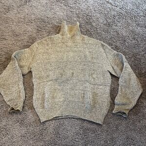 VTG Hand Knit Cable Knit Sweater Gray Women's Medium M Classic Fisherman Holes‎